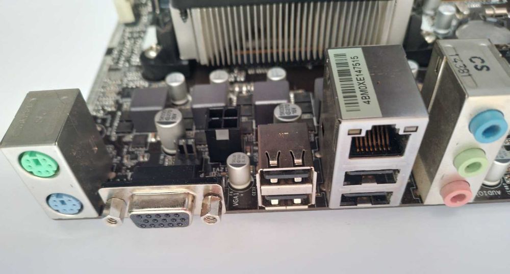 Дънна платка ASRock FM2A58M-VG3+, AMD A4-4020 3,2GHz, 8GB RAM DDR3