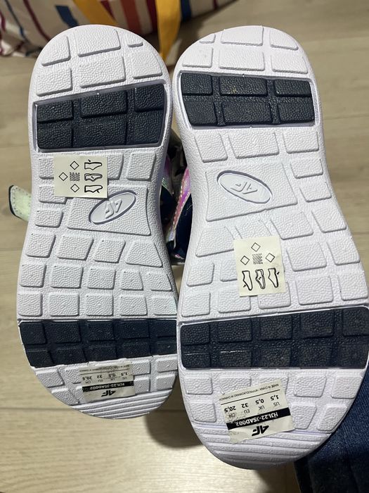 Sandale 4F noi marimea 32