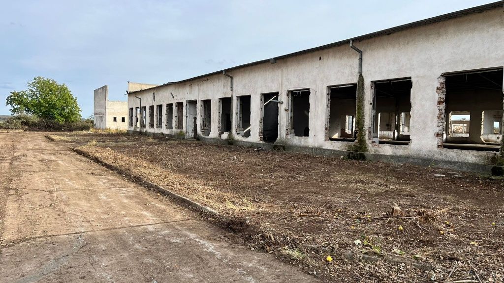 Продава се Промишлена сграда в Брезово - 30000 кв.м за 50 €/кв.м - Снимка #9