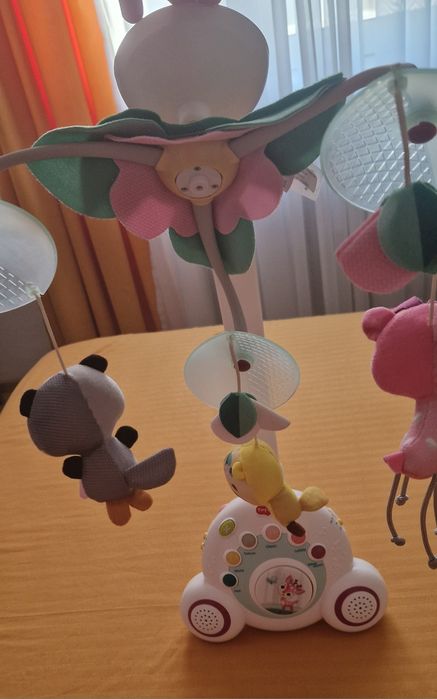 Caruselul muzical Vise Placute Tiny Princess