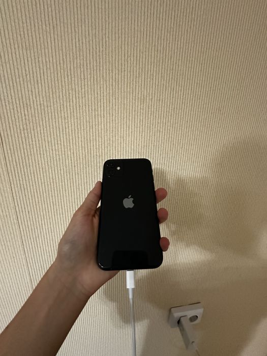 Iphone 11 в хорошом состояние.