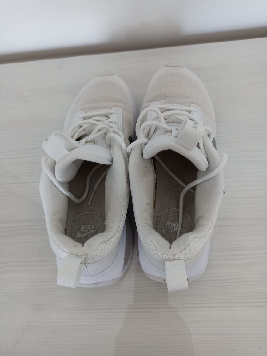 Оригинални маратонки nike38