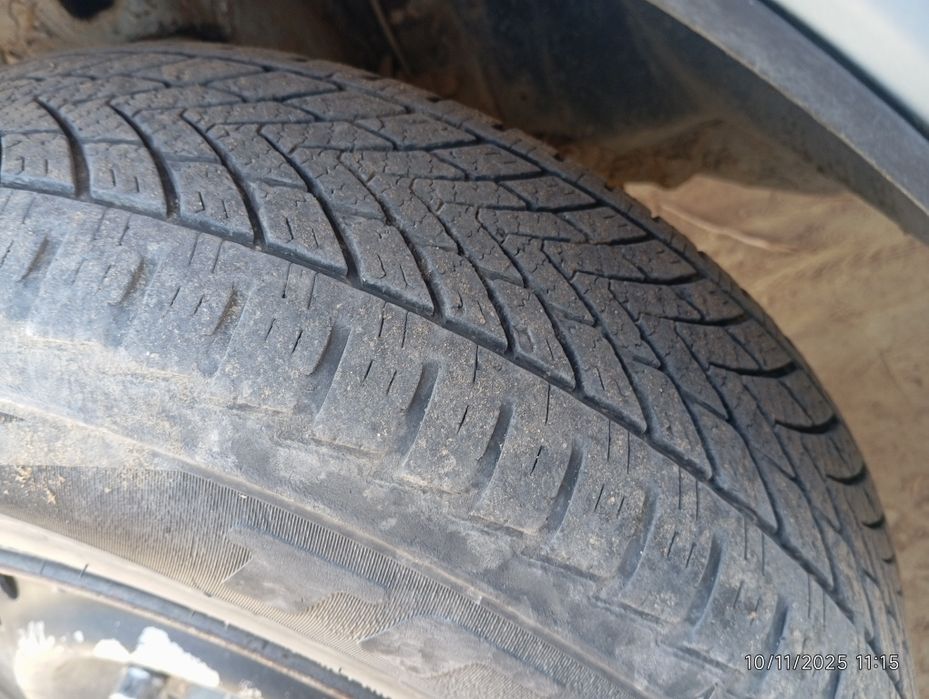 Vaz 2106 mashinasi sotiladi