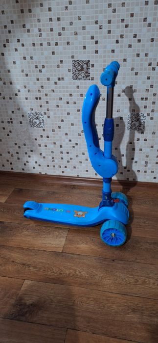 Продам детский самокат новый