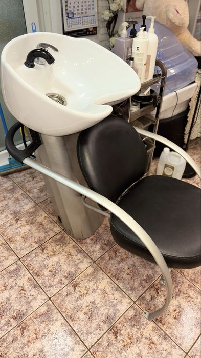 Продавам професионална фризьорска мивка