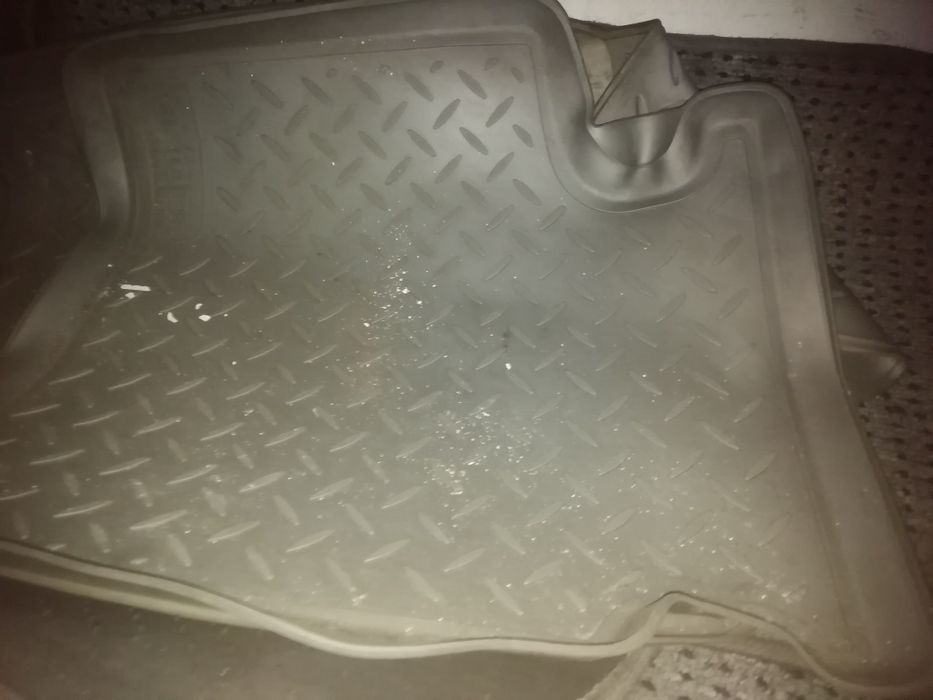 Продам полики на камри тойоту