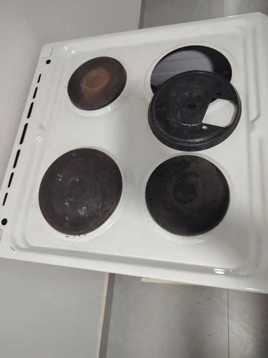 Elektrogaz plita sotiladi