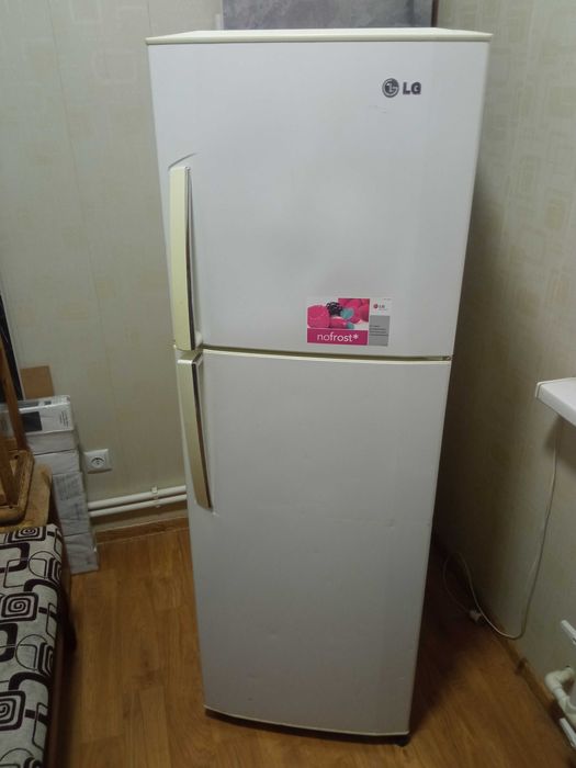 Продаётся холодильник LG