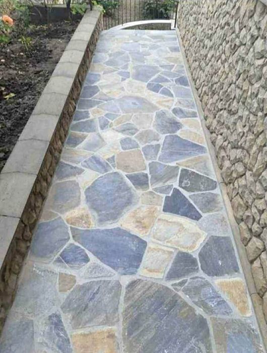 Pavaj din piatra naturala poligonala