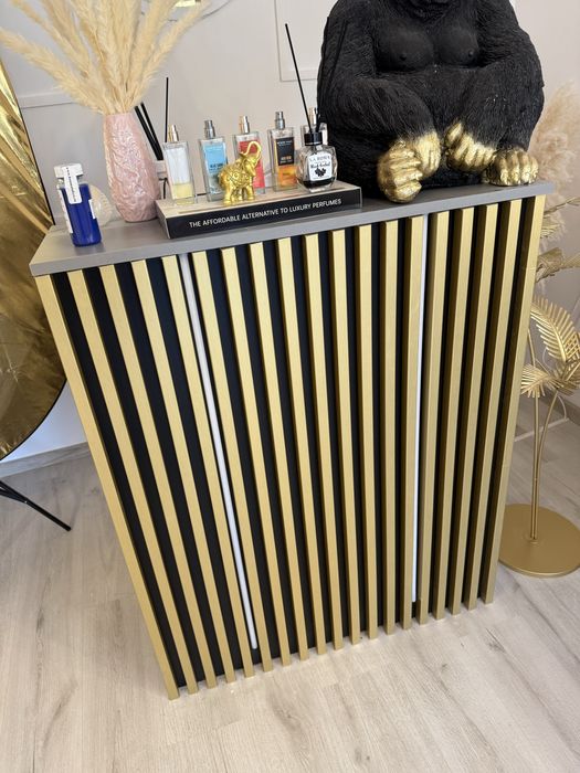 Vand pentru salon /coafor