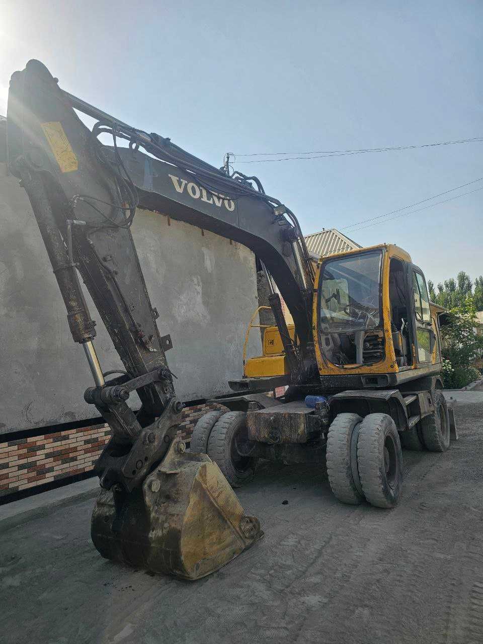 Ekskavator VOLVO 130