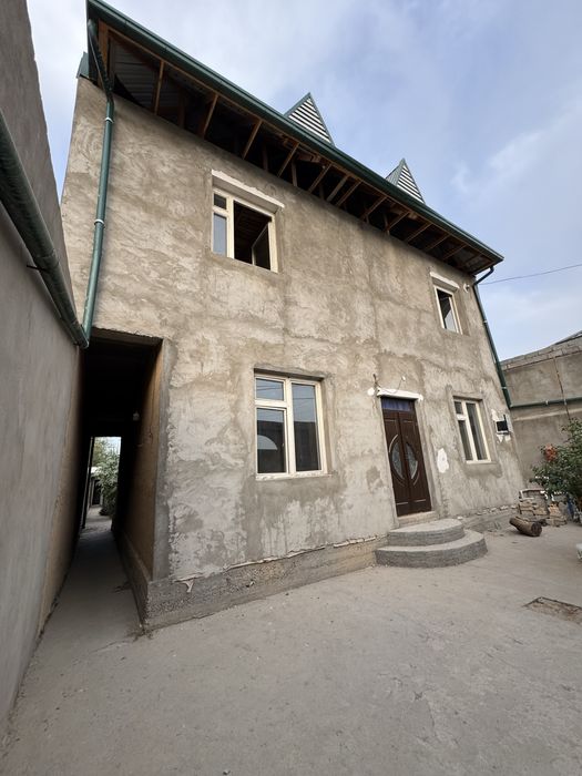 4 sotik ikki etajlik uy zangata