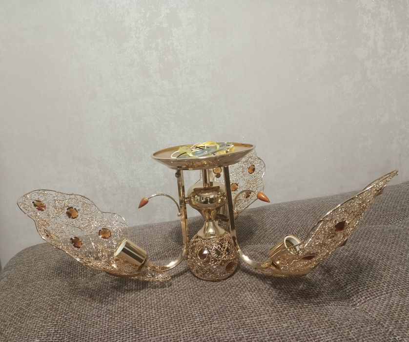 Люстра совершенно новая