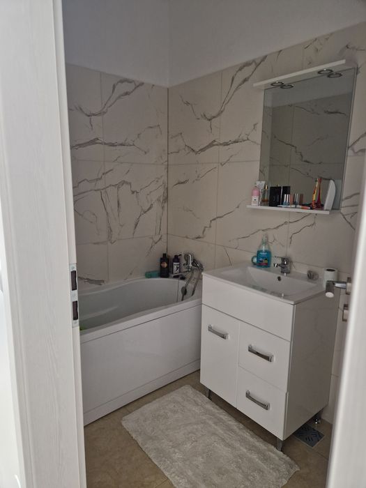 Vând apartament nou