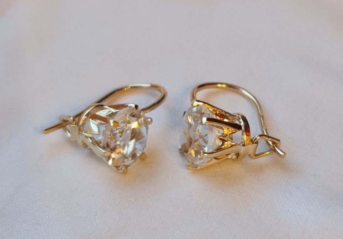 Cercei din aur 14 k cu topaz natural creat manual