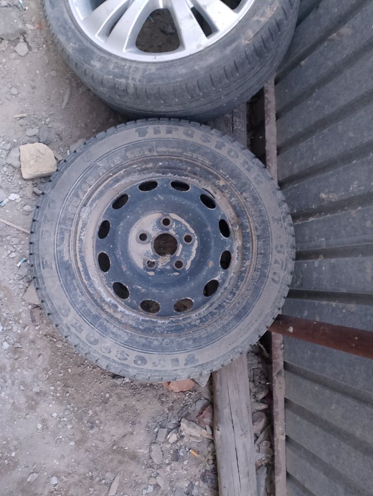 Продам шины с диском