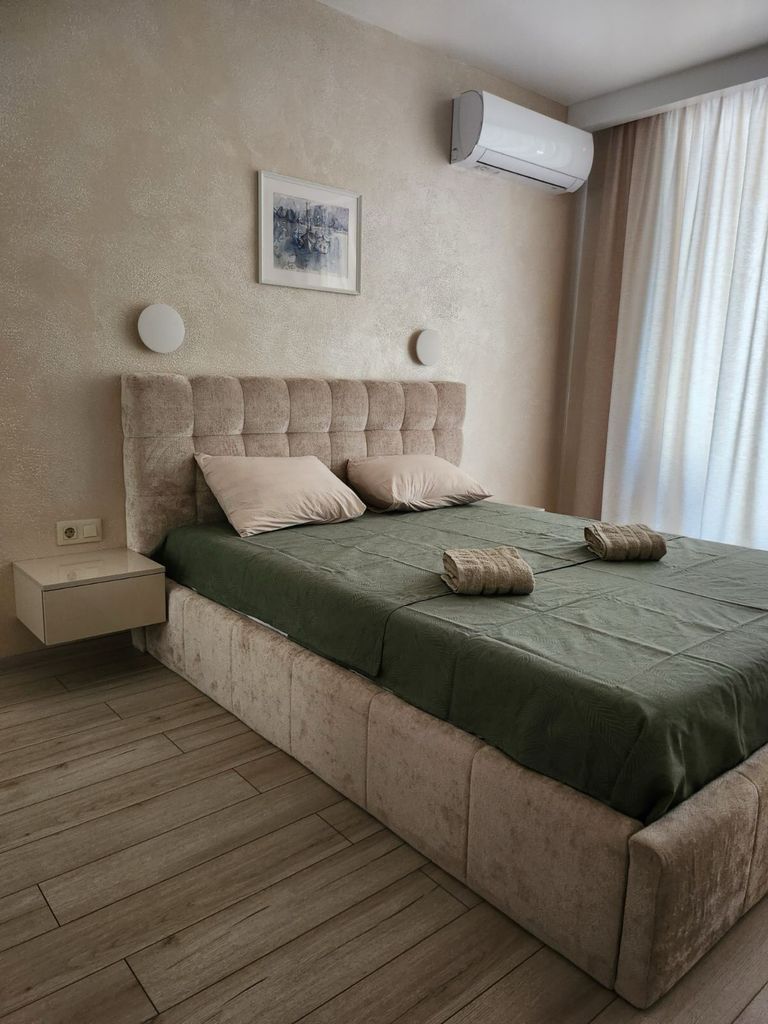 Дава се под наем Тристаен апартамент в Варна, Бриз - 93 кв.м за 2000 € - Снимка #11
