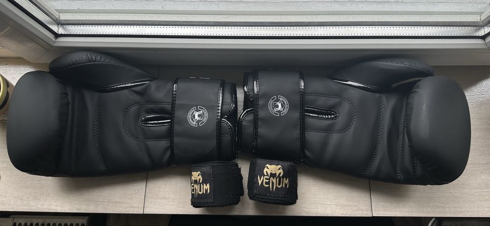 Manusi box Venum + fasa venum de 3 metri