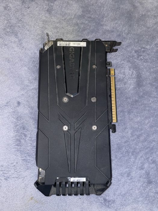 Vand placa gtx 1050 ti