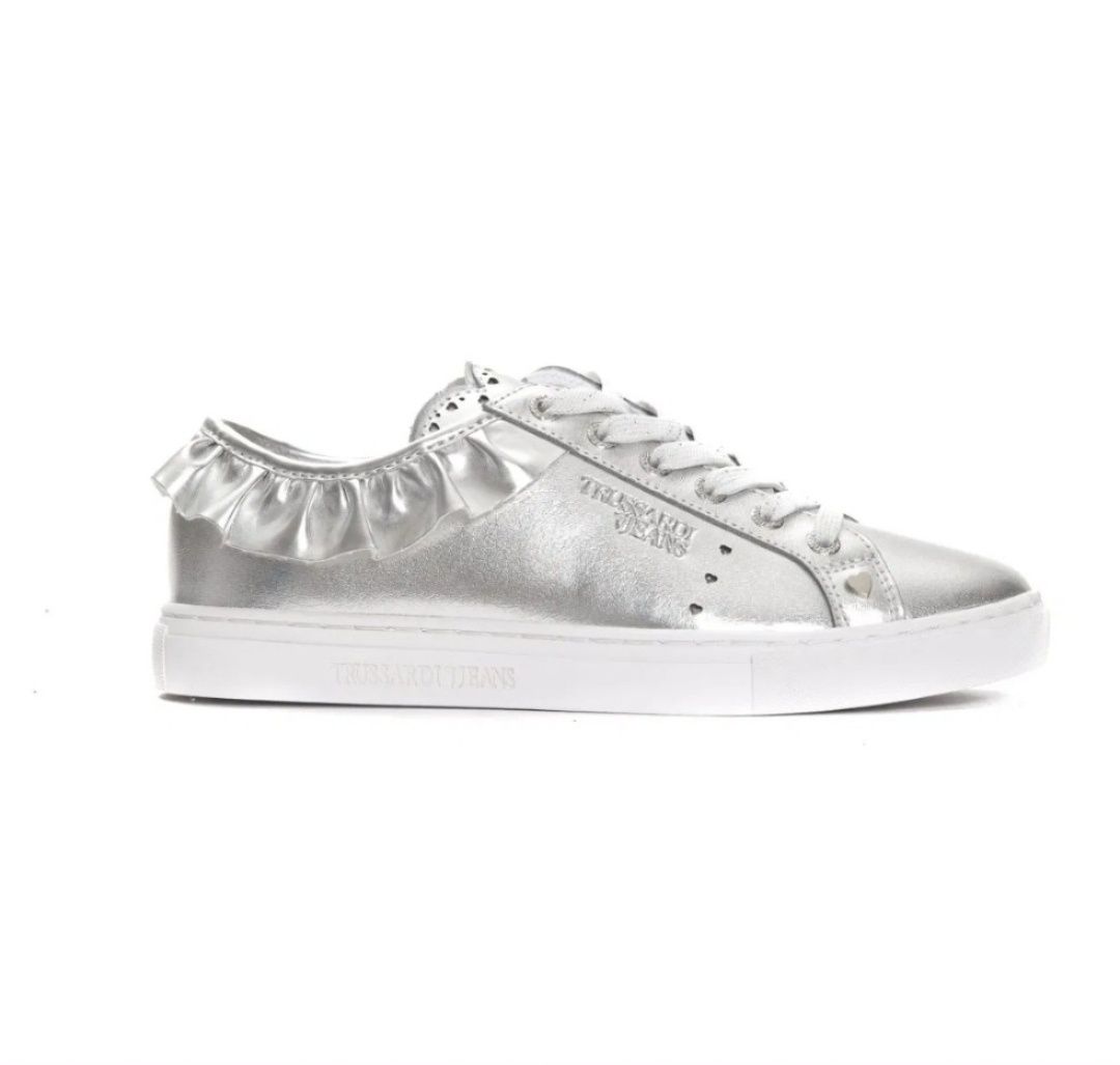 Trussardi, Steve Madden, Paul Green