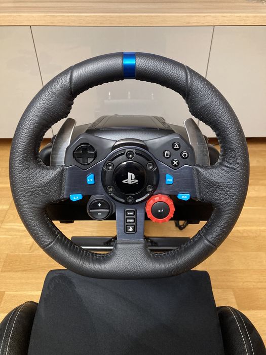 Next Level Racing F-GT + Logitech G29 (mod volan si schimbator)