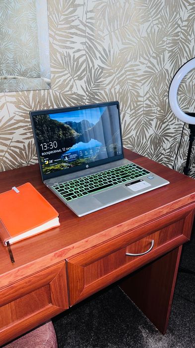 Продам ноутбук HP intel i5-8250U, FULL HD, 256 SSD, 12GB оперативной