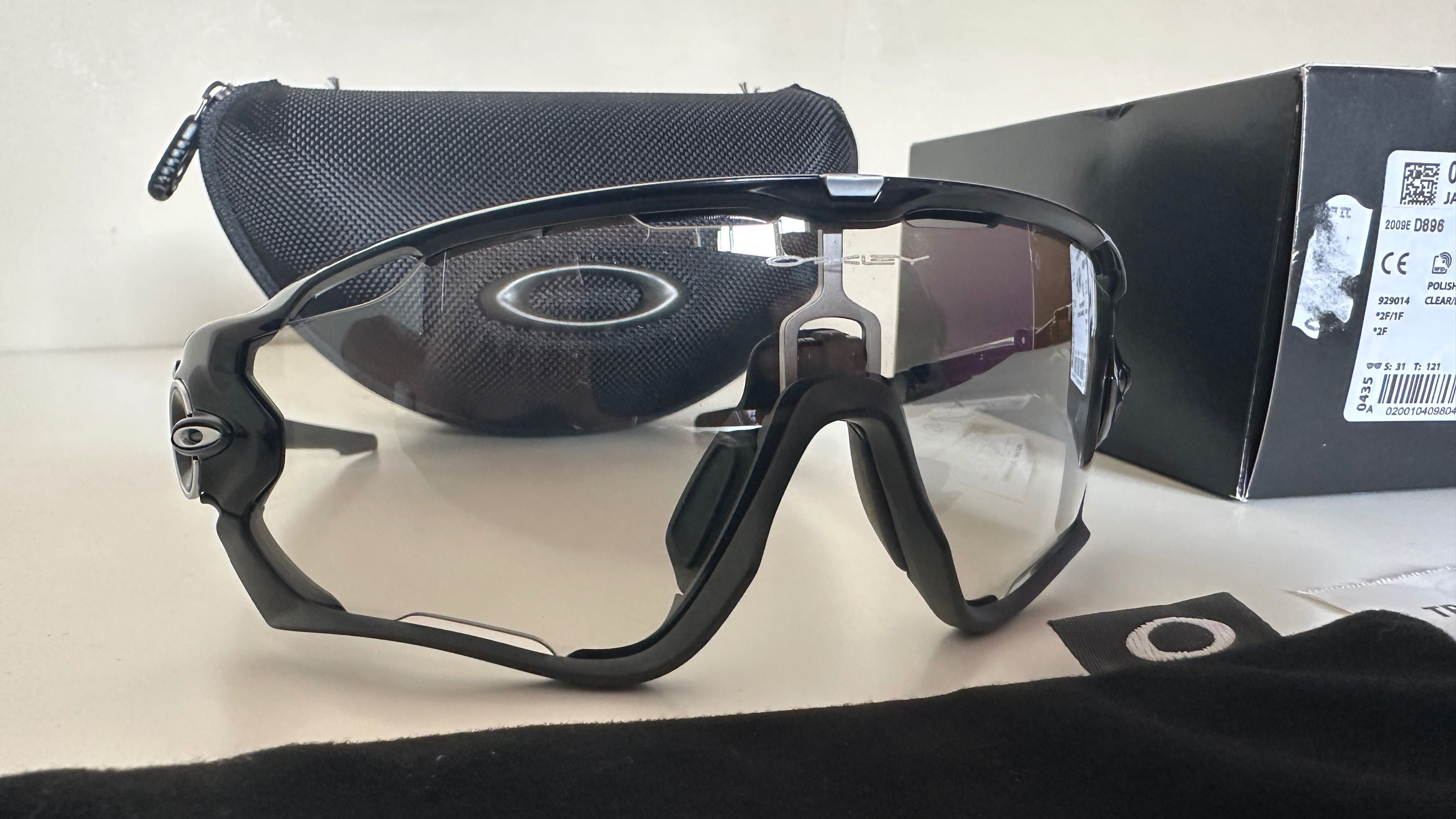Нови фотохромни слънчеви очила Oakley Jawbreaker Photochromic