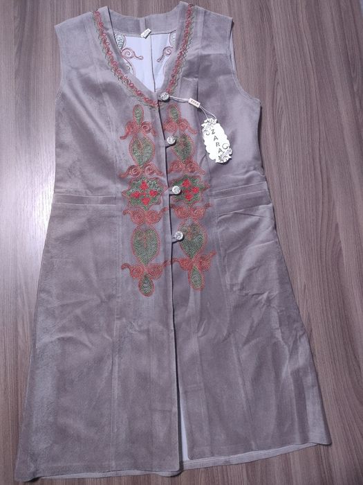 Новый красивый камзол с этикеткой