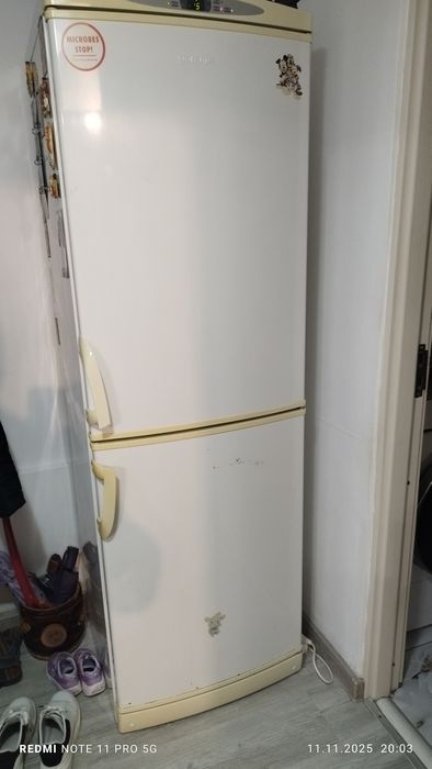 Vând combina frigorifica gorenje.