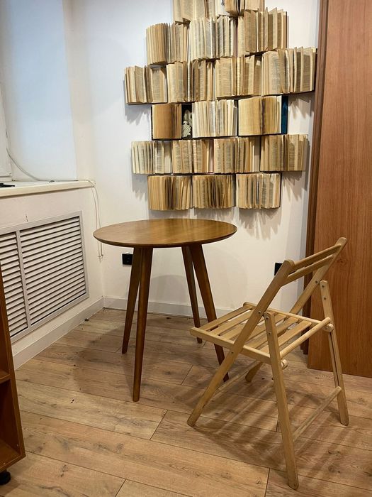 Продаю складные деревянные стулья