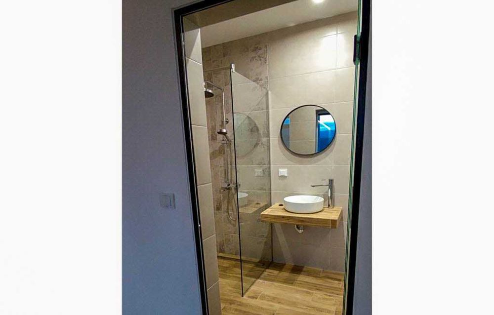 Нова, нискоенергийна къща на 4 км от Албена