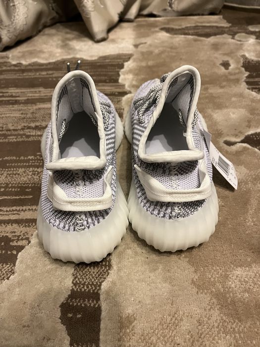 Yeezy 350 V2 Boost, 41 1/3, noi cu eticheta