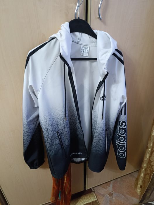 Продам новую  курточку (Турция)