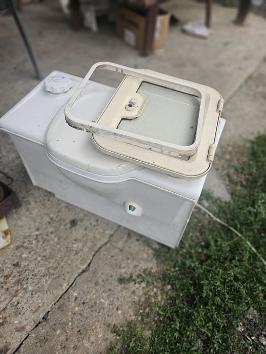 WC cu golire caseta exterioara camper rulota camping autorulota