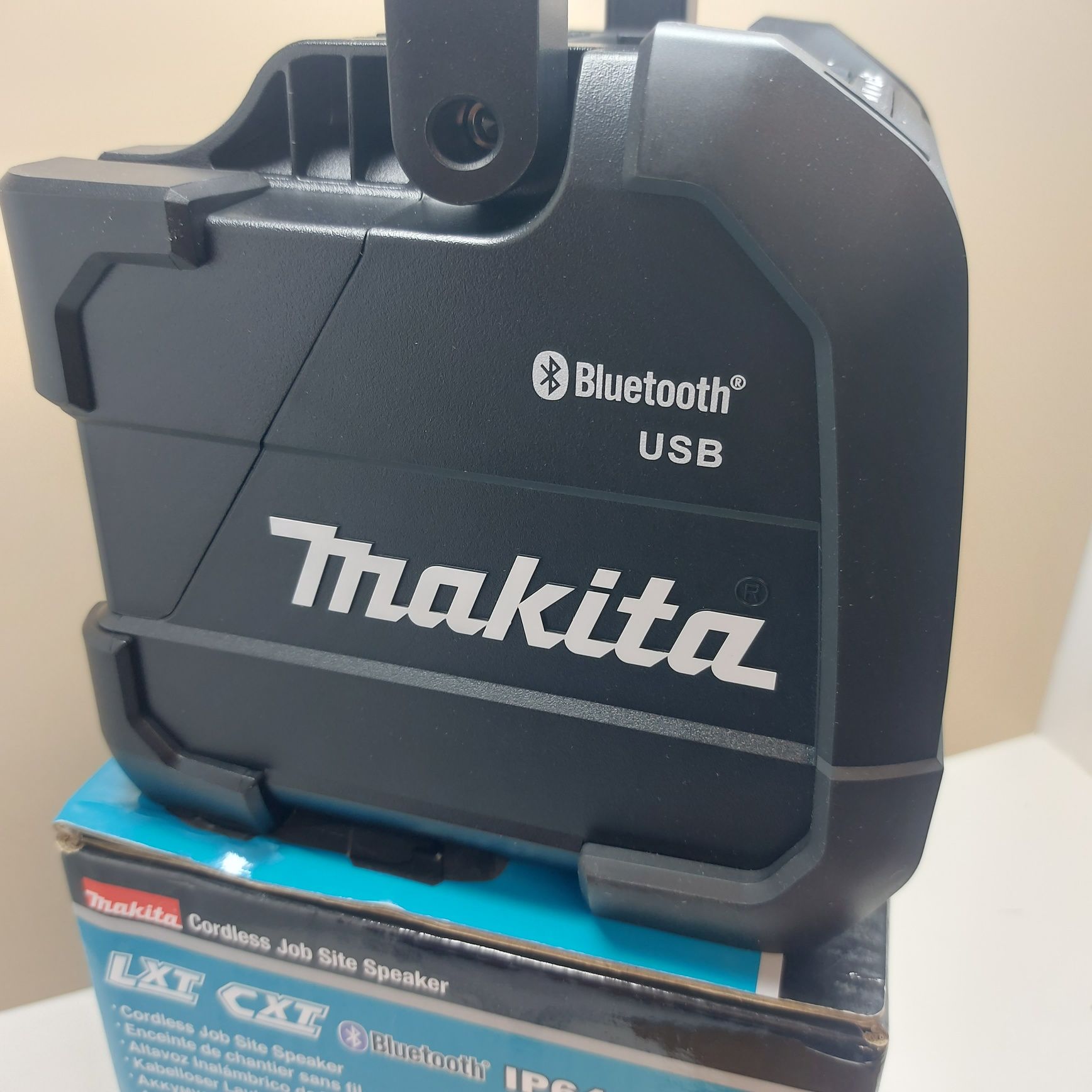 Акумулаторна блутут колона Makita DMR202B