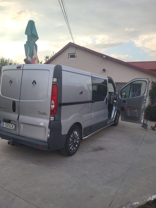 Vând renault trafic