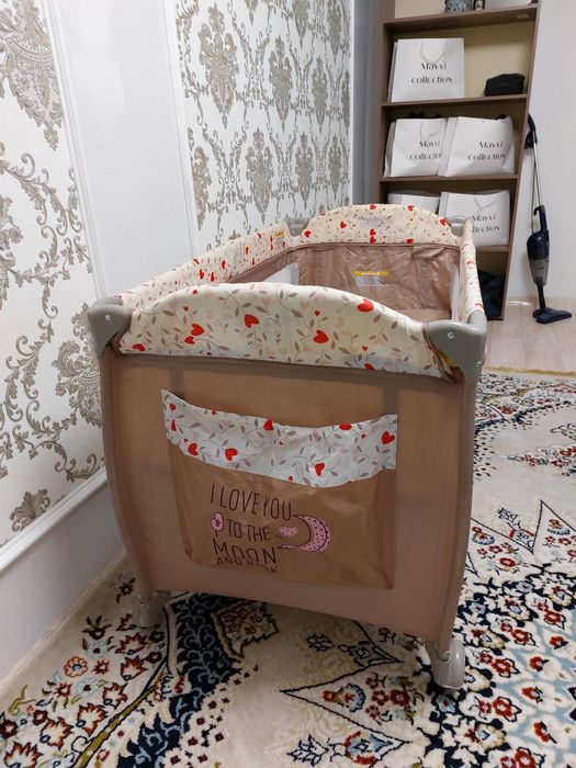 Манеж- кровать .