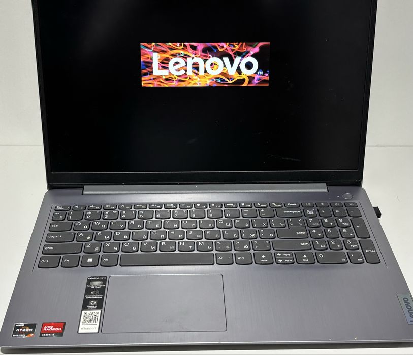 Ноутбук LENOVA