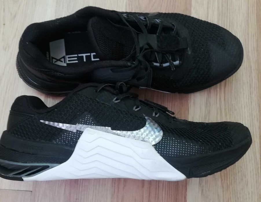 Маратонки на NIKE ном.41