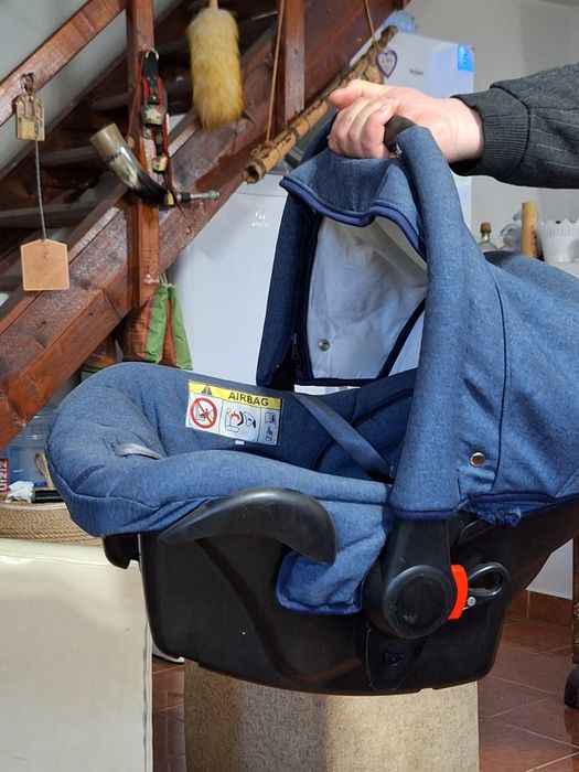 Scoica bebe pentru calatorie