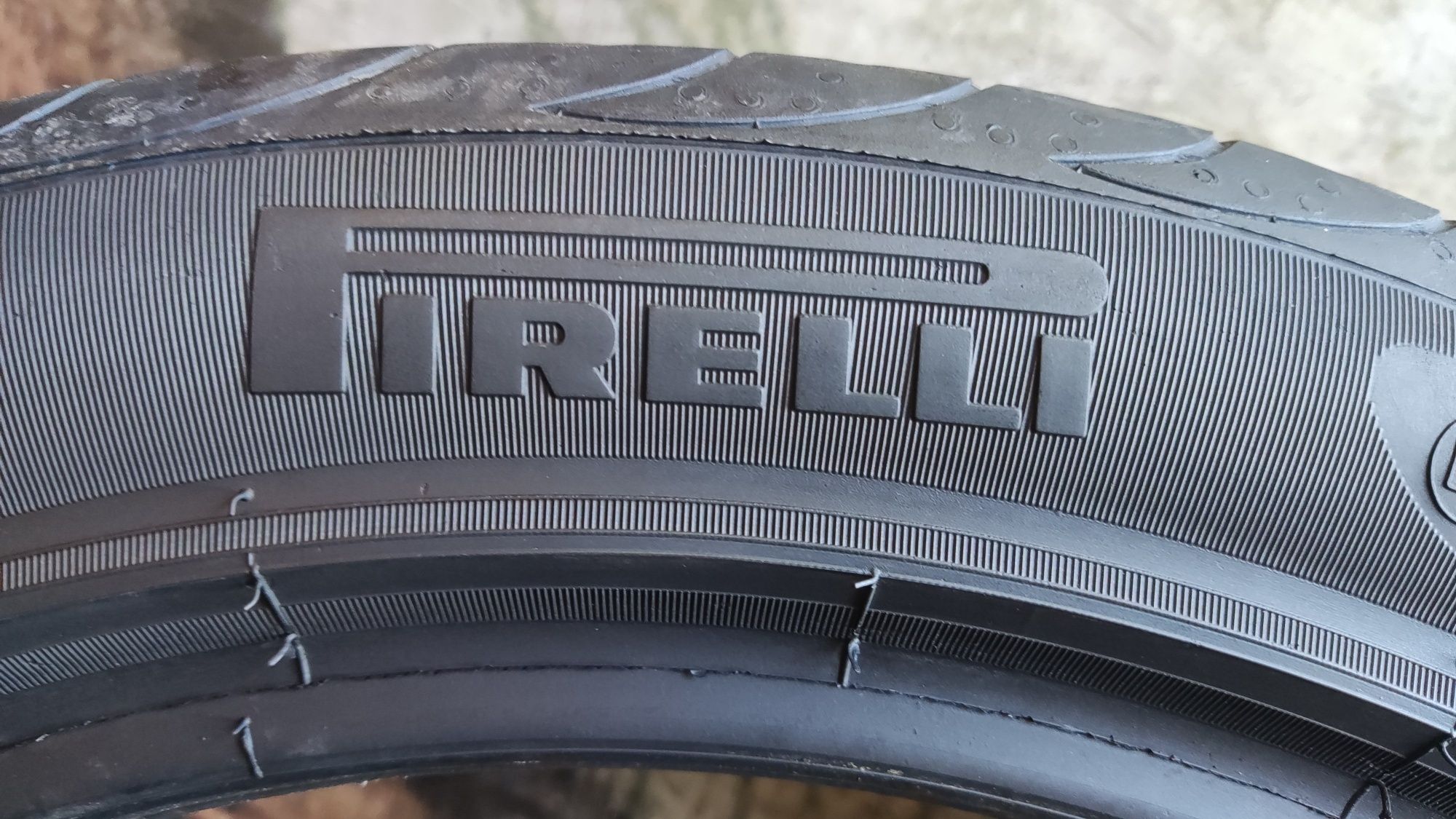 2бр летни гуми 235/45/18 Pirelli PZero Nero GT
6.8mm грайфер
Добро със