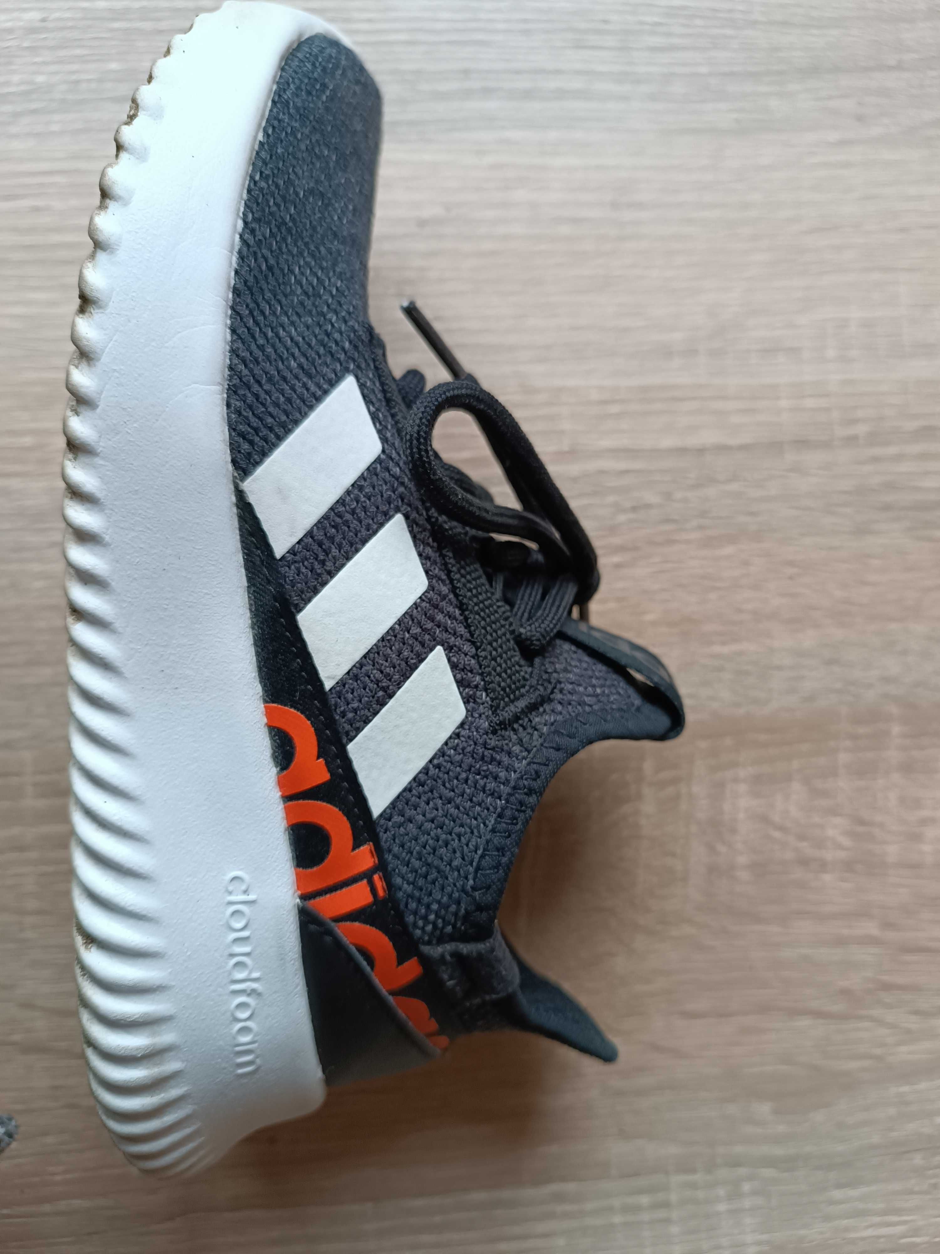 Маратонки Nike/Adidas/Le coq