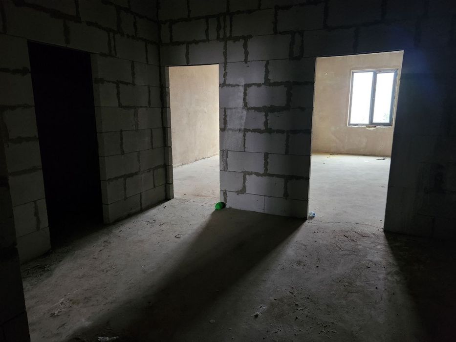 Квартира коробка  2 хонали сотилади