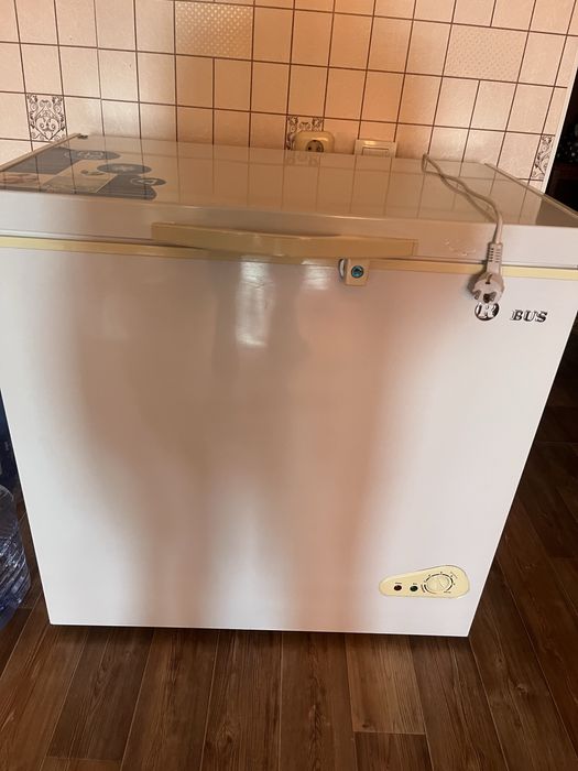 Продам морозильник