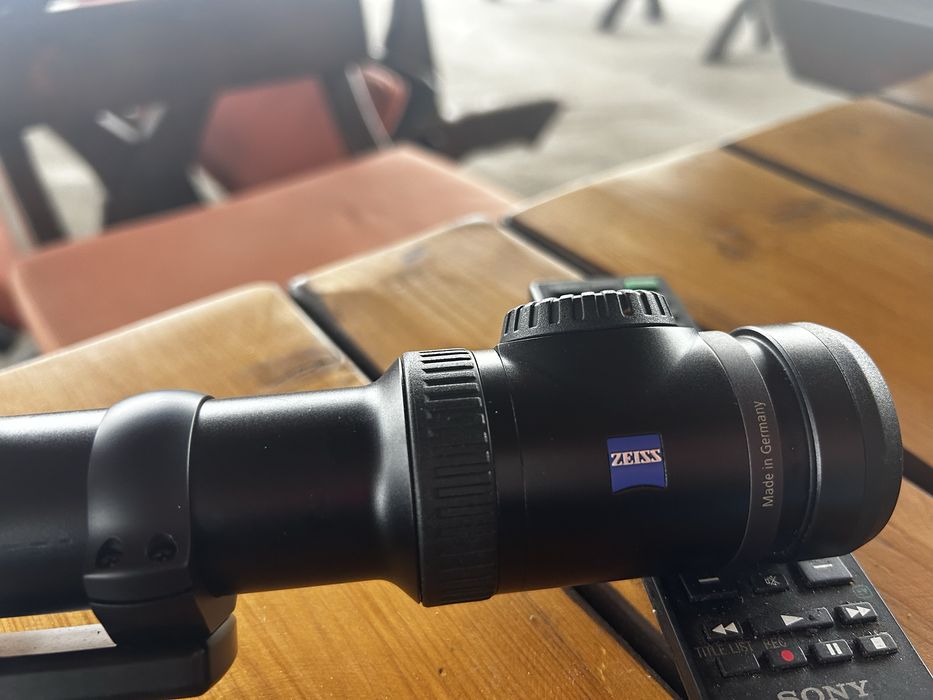 Продавам  оптика ZEISS VICTORY V8 1-8x30