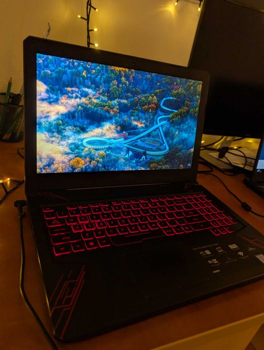 Laptop Gaming ASUS FX504 i7-8750H, GTX 1050 Ti, Upgrade 500GB SSD EVO