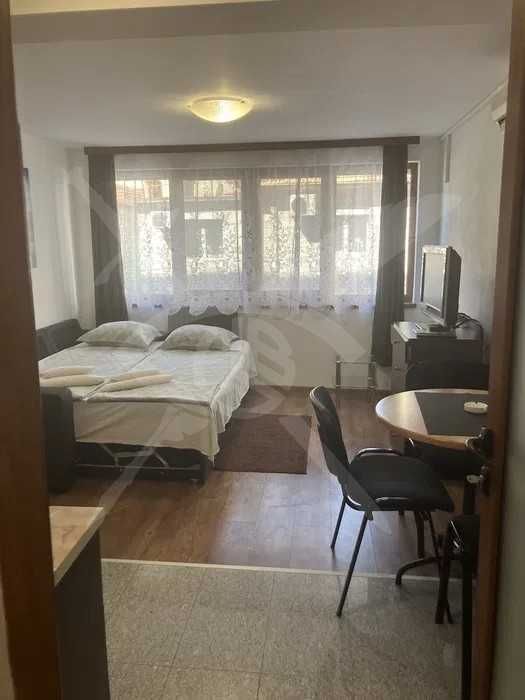 Дава се под наем Едностаен апартамент в Варна, Погреби - 30 кв.м за 300 € - Снимка #1