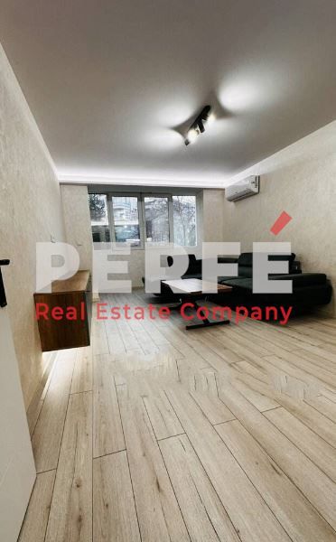 Продава се Двустаен апартамент в Бургас, Лазур - 62 кв.м за 2613 €/кв.м - Снимка #1