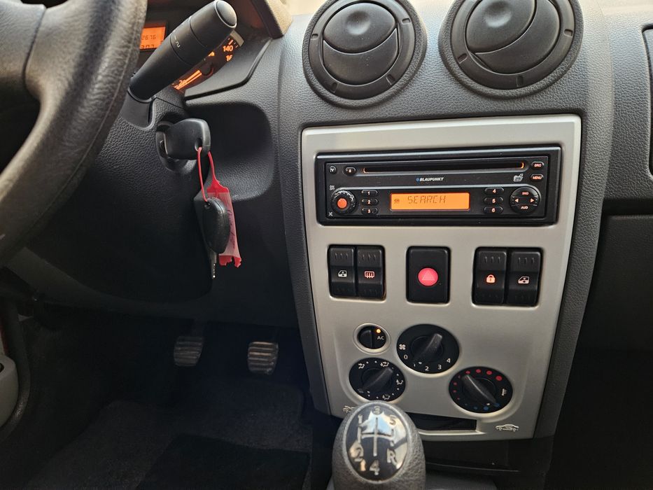 Dacia Logan limuzina 1.6 mpi special Climă