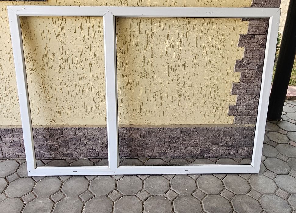 Пластиковое окно с коробкой б/у (1 шт.)